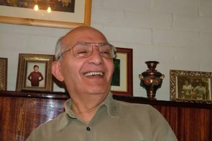 سلیمان میناسیان، فیلمبردار «خشت و آینه» و «خانه سیاه است»، درگذشت