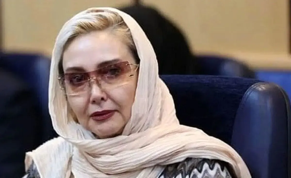 عکس قدیمی از فخری خوروش، حمیرا ریاضی و کتایون ریاحی در سال ۱۳۷۶