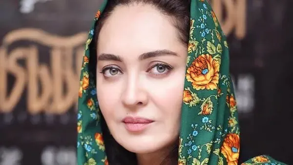 عکس نیکی کریمی با استایلی شیک و ساده در اوج شهرت و محبوبیت