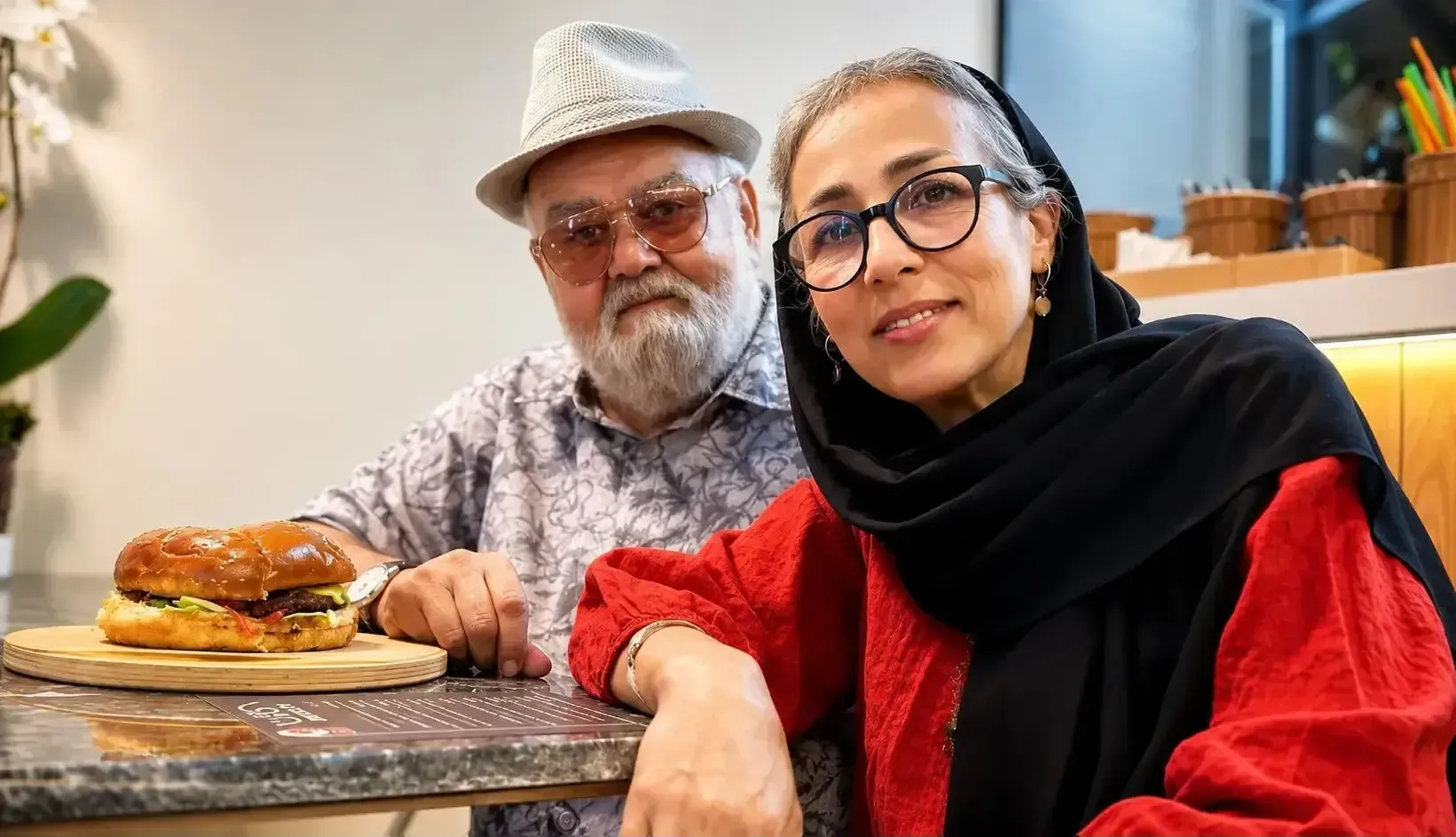 عکس قدیمی اکبر عبدی و معصومه قاسمی در روز عروسی؛ سفری به سال ۱۳۶۵