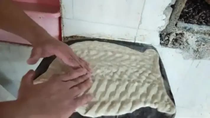 غذای خیابانی در ایران؛ حیرتانگیزترین مراحل پخت نان سنگک تبریزی