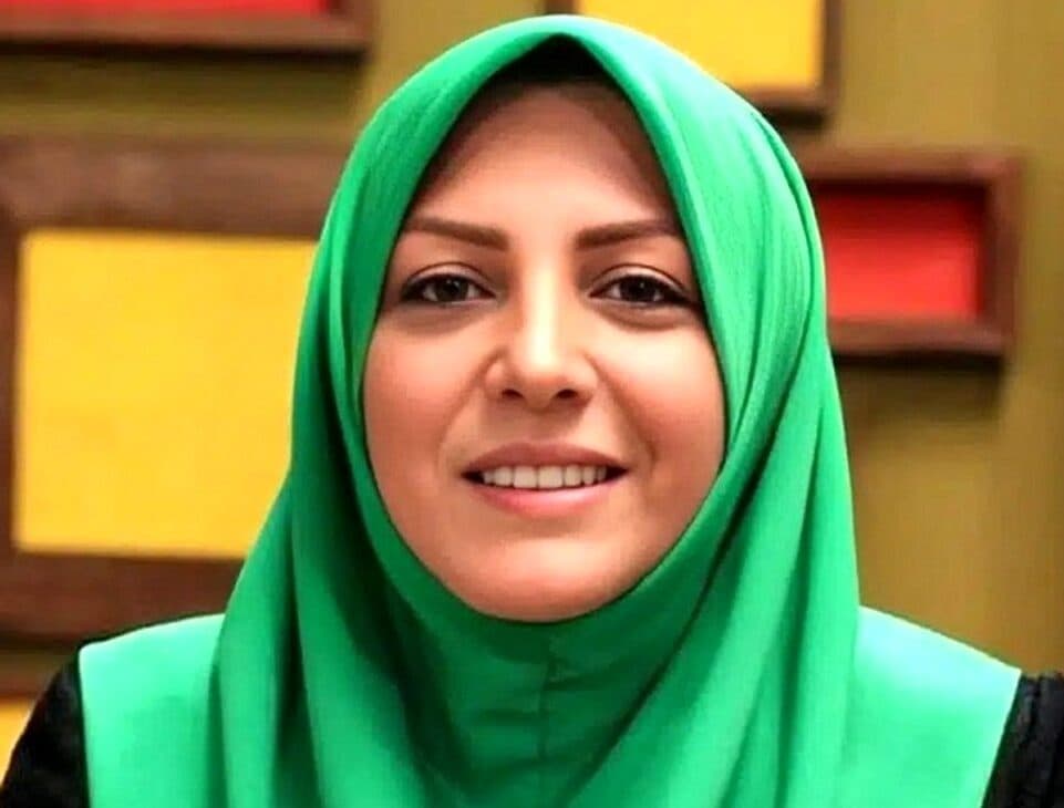 رونمایی از مادر و مادربزرگ باکلاس و مهربان المیرا شریفی مقدم مجری برنامه سال تحویل / چقدر شبیه مامان بزرگشه +عکس