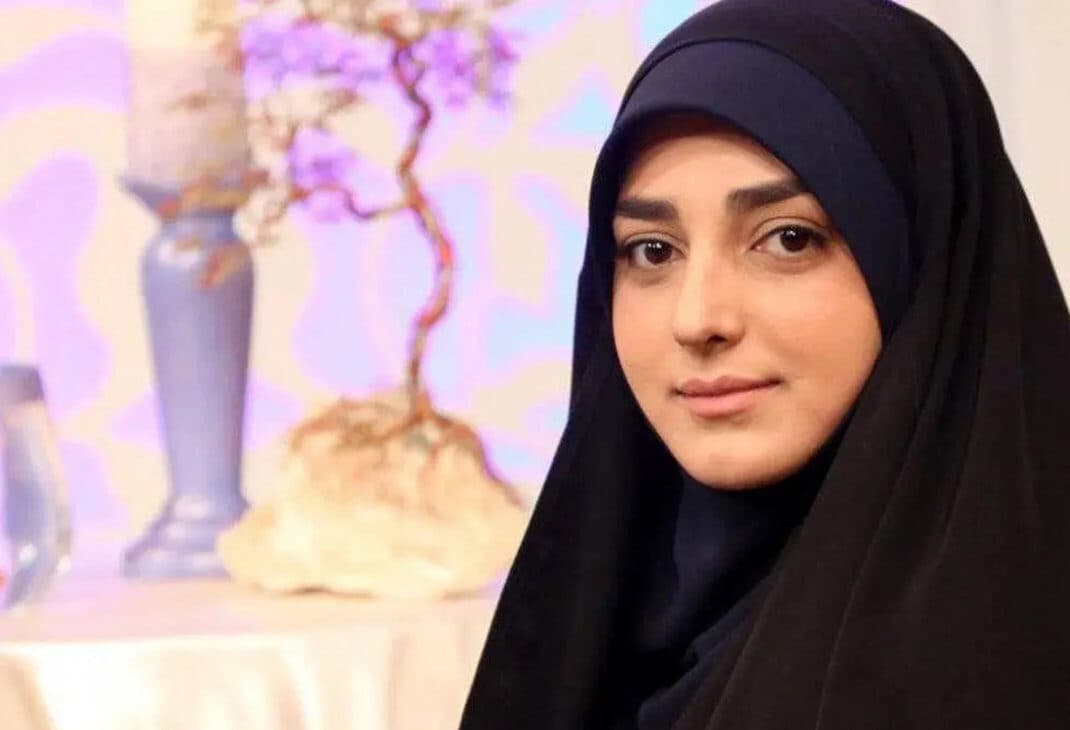 افشاگری ستاره سادات قطبی درباره غیرایرانی بودن مادرش ! / کشوری که فکرش رو هم نمی کردین ! + فیلم