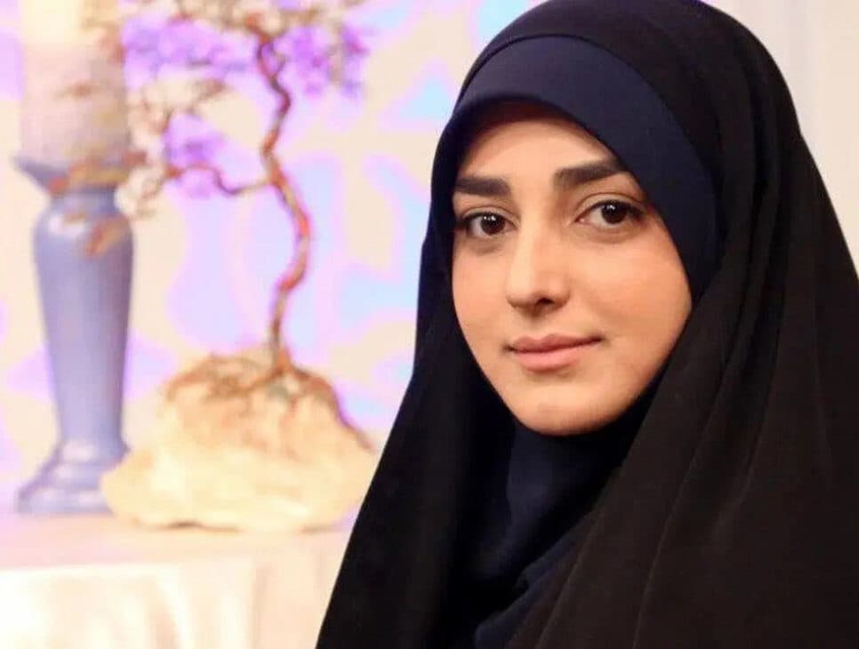افشاگری ستاره سادات قطبی درباره غیرایرانی بودن مادرش ! / کشوری که فکرش رو هم نمی کردین ! + فیلم