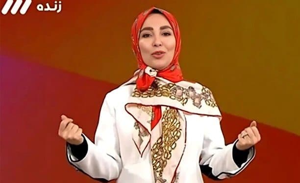 ژیلا صادقی مجری معروف از کودکی تا سفر به آمریکا کنار شوهرش + عکس و بیوگرافی