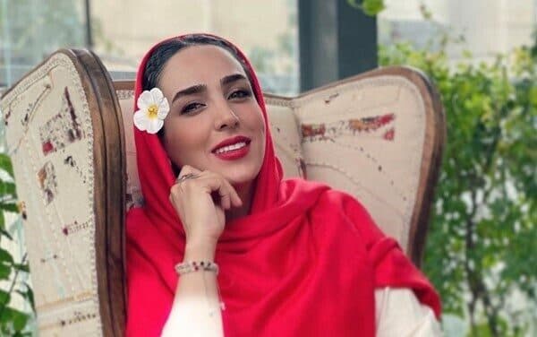 سوگل طهماسبی با انتشار این عکس از مادرش، به او تبریک گفت/ تو مرا جان و جهانی