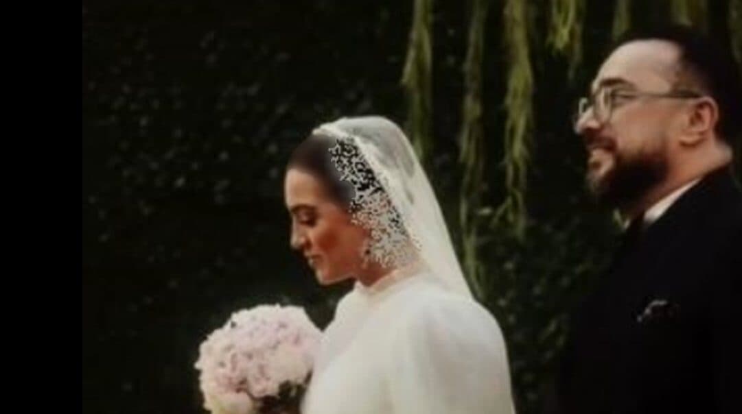 رونمایی از مادر شوهر و پدر شوهر جذاب مونا کرمی نو عروس سینمای ایران / چقدر شیک و امروزی !