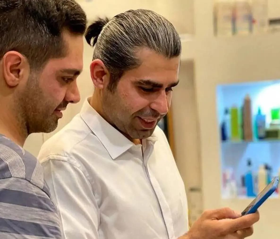 عیادت احساسی و هدیه های جورباجور بازیگران معروف ایرانی برای عیادت از کمدین محبوب ایرانی / از امیر جعفری و مجید صالحی تا سیاوش خیرابی + عکس