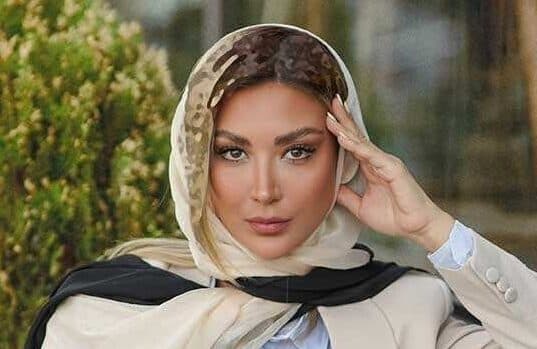 استوری سرصبحی و روحیه بخش مینا مختاری با نعلبکی قدیمی و عتیقه و قطاب یزد + عکس