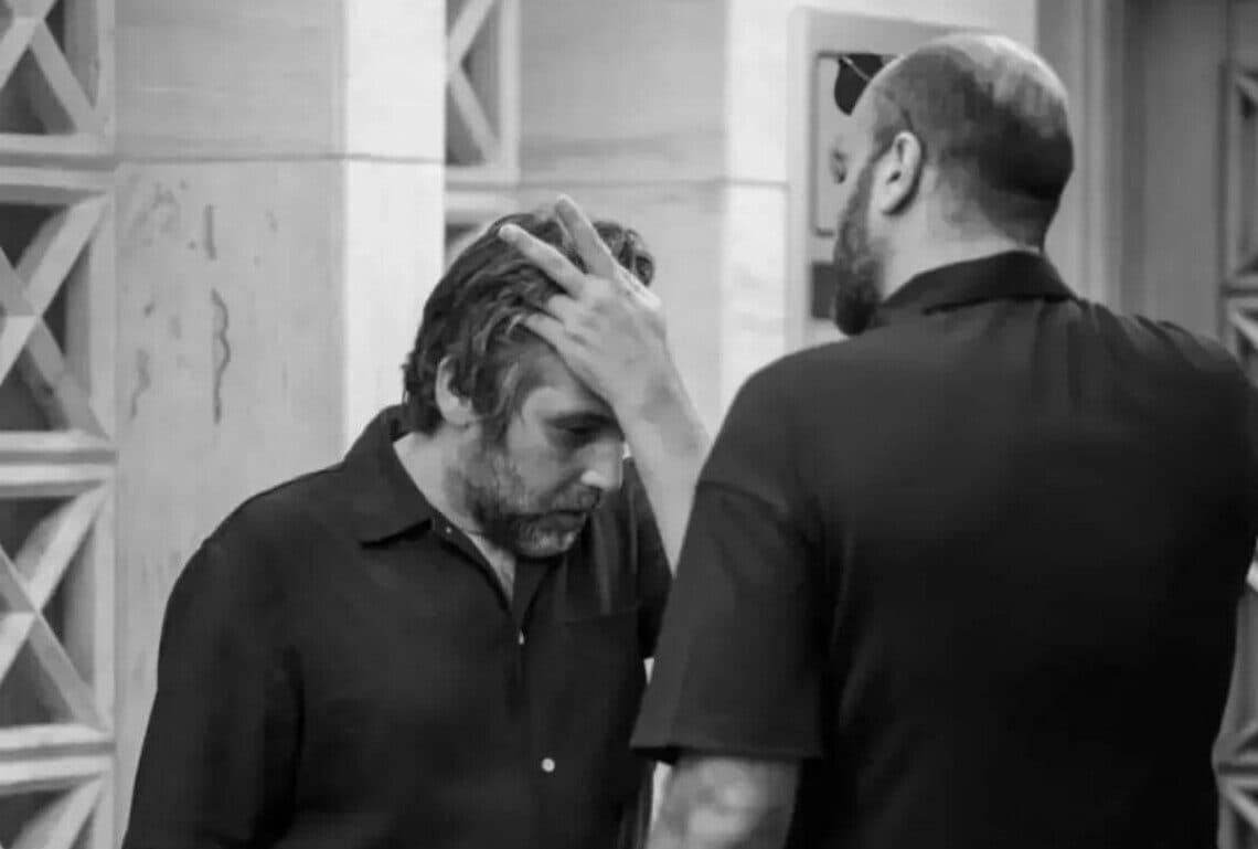 اولین تصویری که حمید گودرزی از خانه ابدی مادرش منتشر کرد+عکس/ سنگ قبری خاص و متفاوت به سبک مزارهای 100 سال پیش
