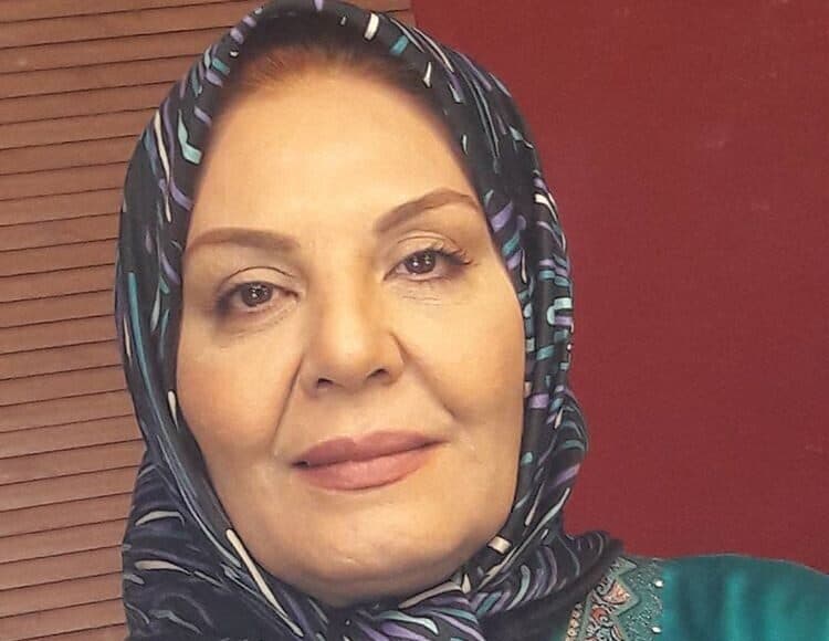 (عکس) نگاهی به خونه زندگی لوکس و دلباز زهره حمیدی/چه مبلمان خوشرنگی داره