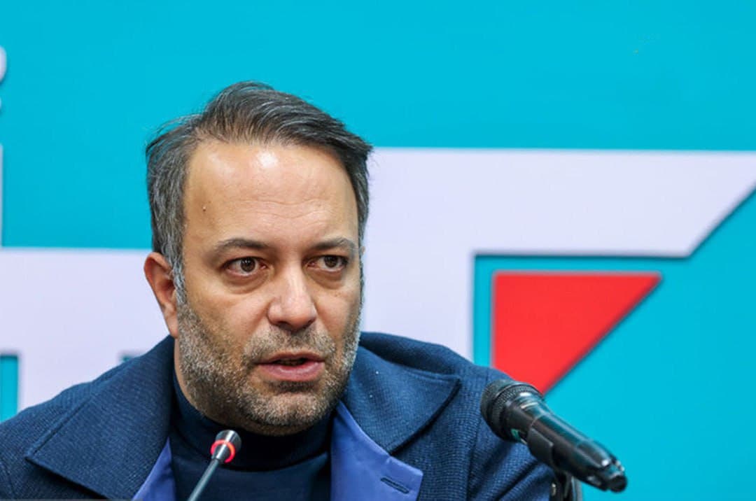 نجفزاده با طعنه به مجریها: اینجا رینگ بوکس نیست، بس کنید!