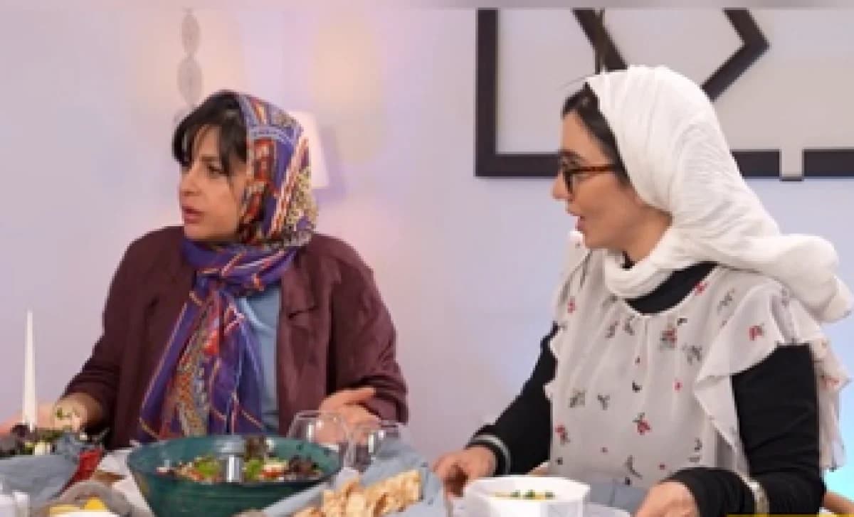 استایل جنجالی؛ بازیگر «شام ایرانی» با ظاهری از آینده به مراسم آمد!