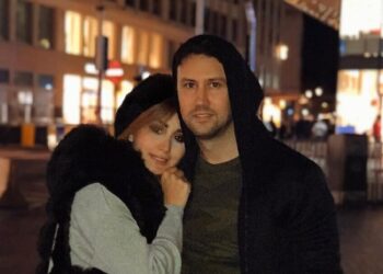 شاهرخ استخری